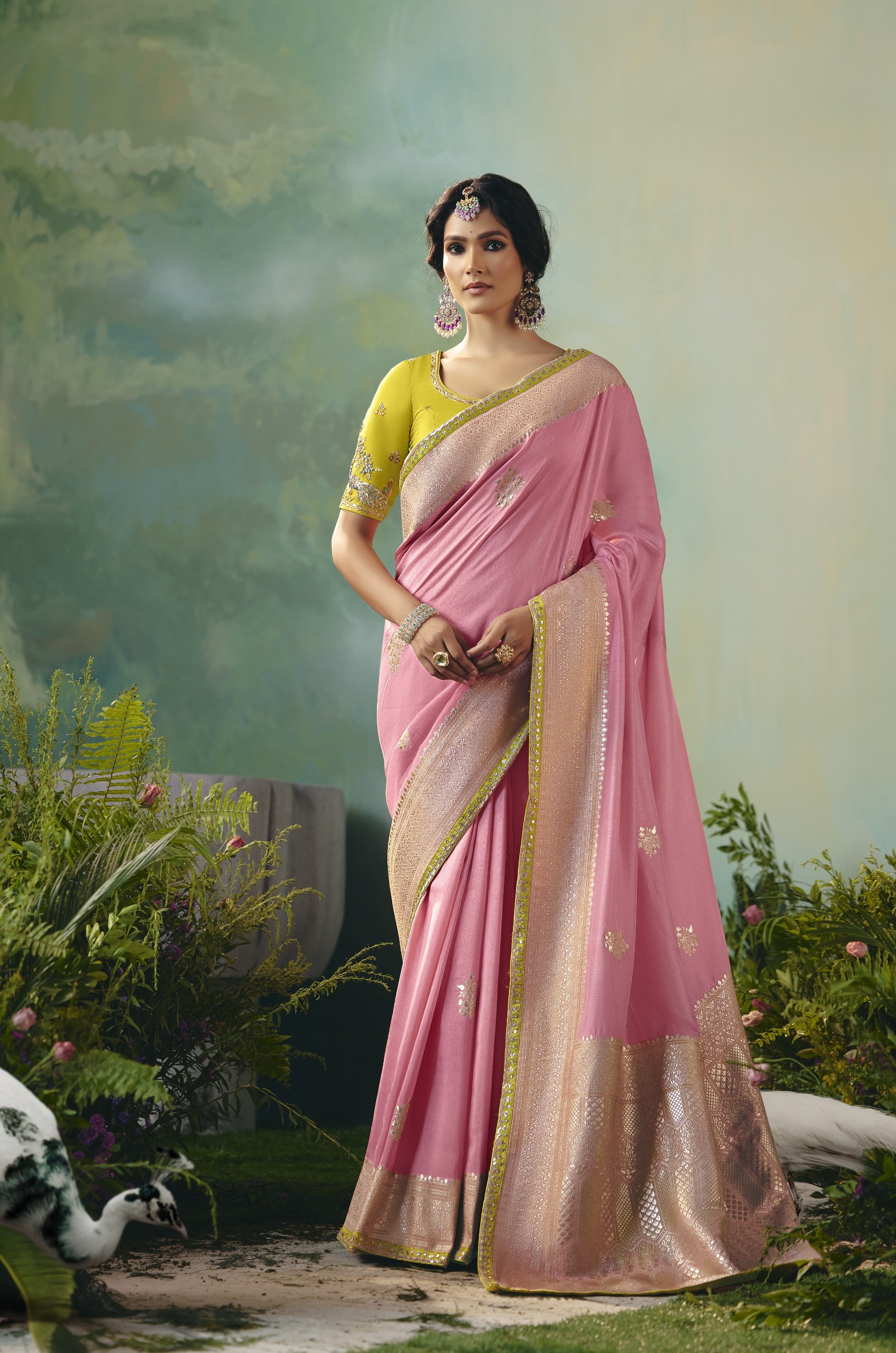 Soft Pink Classic Saree – Pink & Gold
